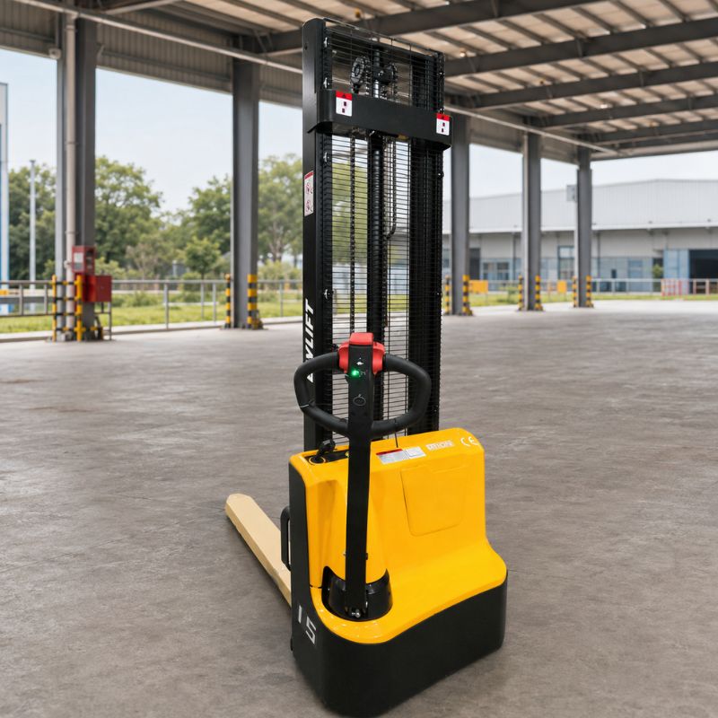 מלגזון Bwlift ליתיום גובה 3.5 מטר 1500 ק ג להמחשה ברקע 1